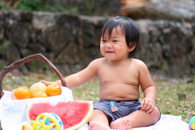 住手！这5种食物给孩子吃得太早，就是在坑娃