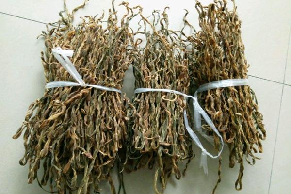 这菜奶奶晒了30年,用来炒肉是绝配,存放一年也不会坏