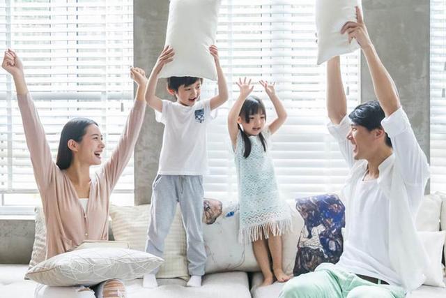 孩子性格“小气”，和家庭氛围有很大关系，父母要重视