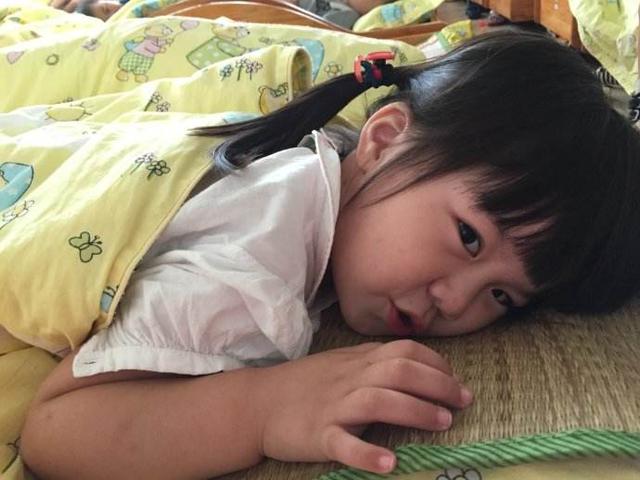 6岁儿子主动提出分房睡，得知其中原因，妈妈却高兴不起来