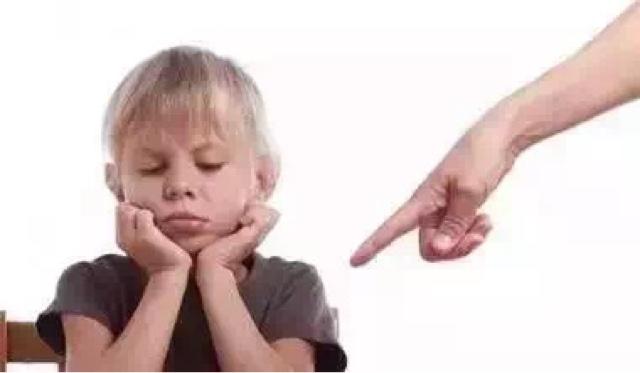 认识错误对孩子有多重要？不仅要马上停止，还需要懂得为什么