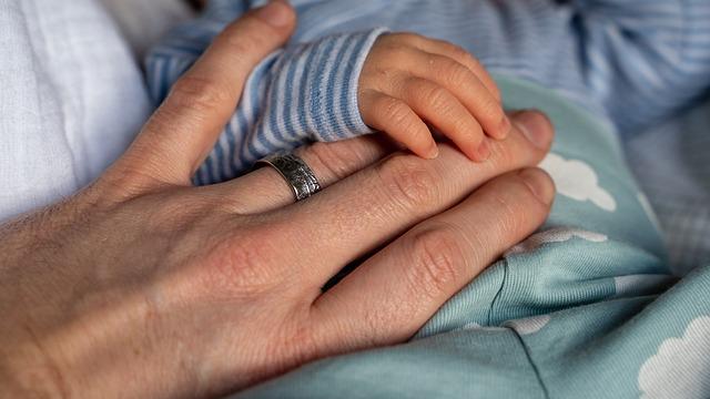 科学证明：妈妈经常对新生宝宝这样做，会积极地影响孩子20年