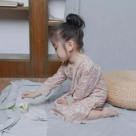 画女儿3年，爸爸把女儿画成中式小仙女，每天上万人等他晒娃
