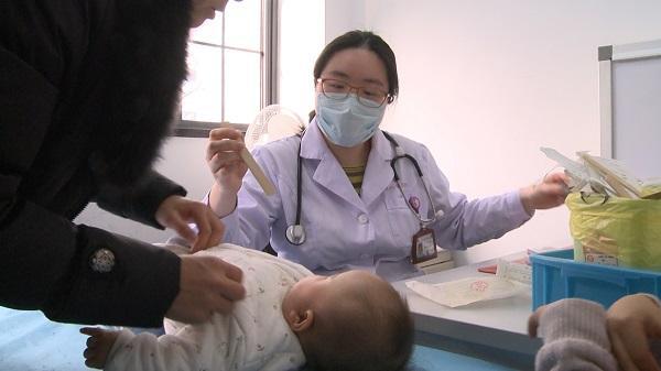 因家长忽视了2点，孩子身高损失了7cm，医生提醒：很多家庭都存在