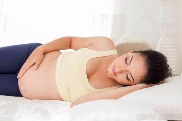 孕期孕妈经常熬夜，生下的宝宝会是怎样的？孕妈们别不当回事