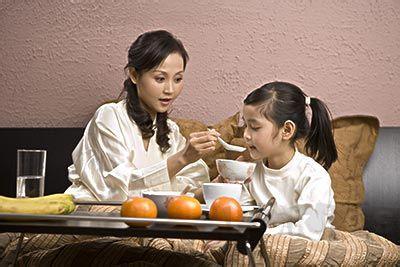 你还在追着孩子喂饭吗？这几个后遗症坑了孩子害了自己