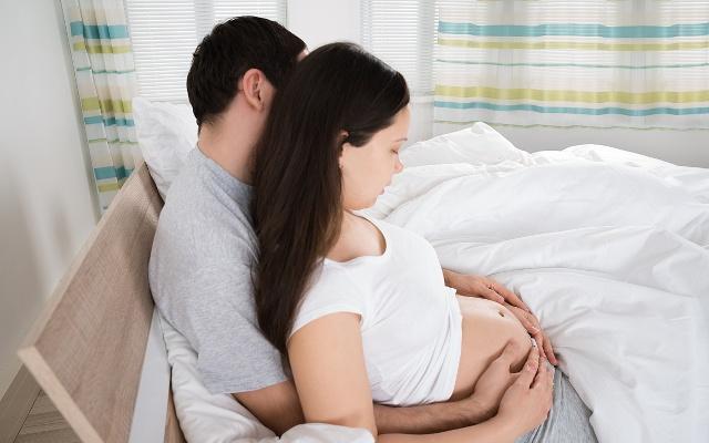 到了孕晚期，如何预防羊水早破？4个方法孕妇要牢记