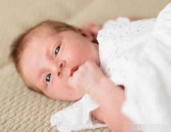 孕期孕妈经常熬夜，生下的宝宝会是怎样的？孕妈们别不当回事