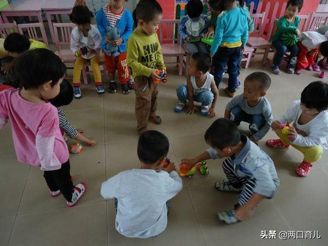 孩子不愿分享就是自私吗？强行让3岁的孩子分享，只会让他受伤害