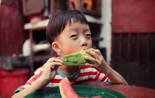 儿科医生：夏至已过，这几种食物孩子再馋也别吃，容易伤身体