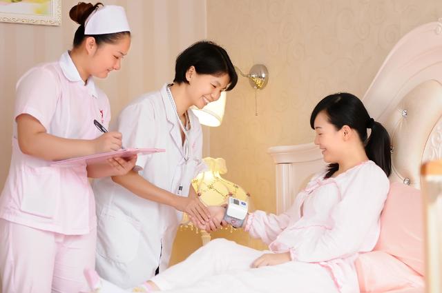 产后恶露多少才正常、要多久？了解这些常识，宝妈产后恢复才更好