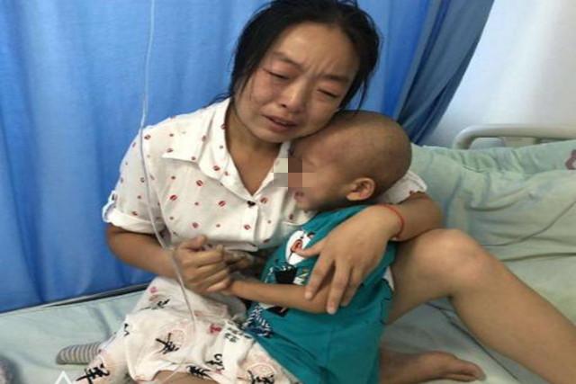 一岁男孩患脑瘫，原因是妈妈无心在枕头下放了樟脑丸，家长别大意