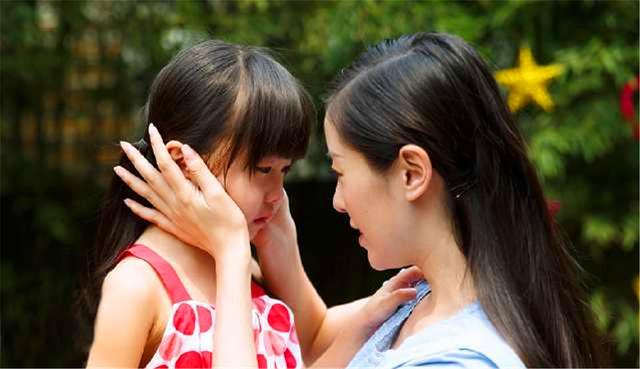 “妈妈你怎么吼我，我都爱你！”4岁孩子的独白，妈妈是孩子全部