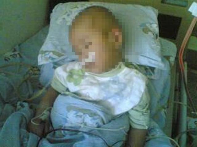 孩子偷偷喝一口，抢救4小时才捡回一条命，这东西说不定你家也有