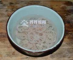 让宝贝爱上吃饭——橙汁藕片