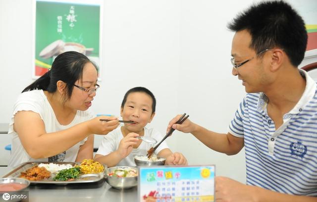 10种容易惯坏孩子的行为