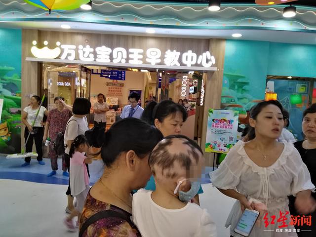 1岁多幼女早教1个多月狂掉头发家长质疑早教中心甲醛超标