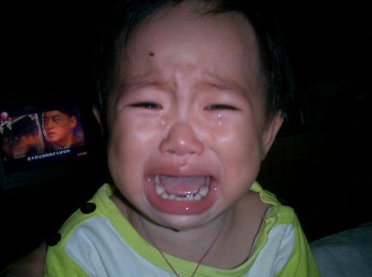 孩子晚上不睡觉，打骂完立马睡着？医生：家长早知道，孩子早受益