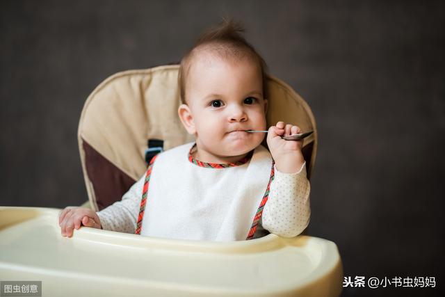 6~8个月宝宝是长牙的重要时期，父母这样安排饮食，宝宝牙齿好