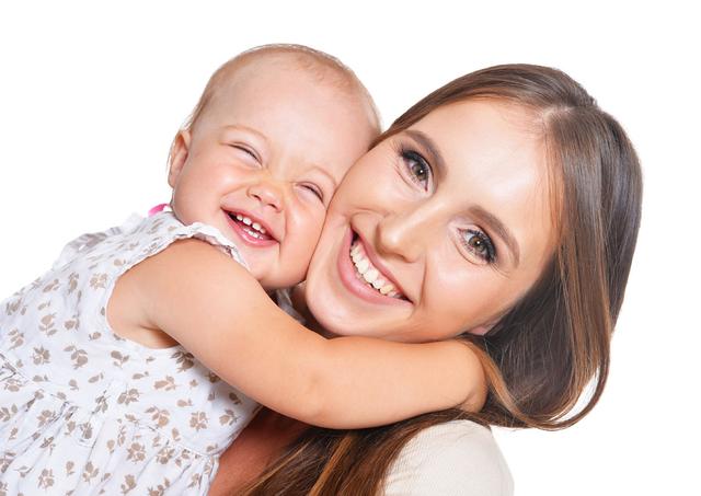 宝宝百天前，这3类人最好别让抱孩子，不是迷信，有科学依据的