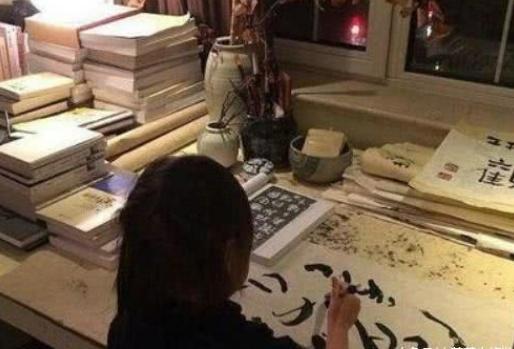 儿子写字潦草报了书法班，字体变的“行云流水”，爸爸看后气懵了