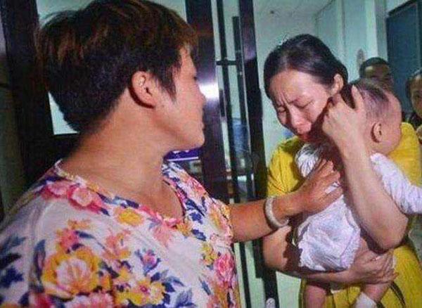 “她是坏妈妈，还是奶奶最好”，想拥有孩子亲近权的老人的心理