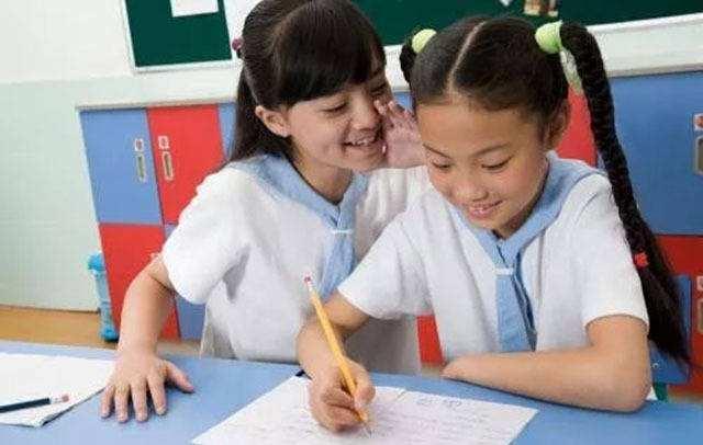 话痨的孩子性格活泼，不爱说话的孩子就内向？别一锤定音