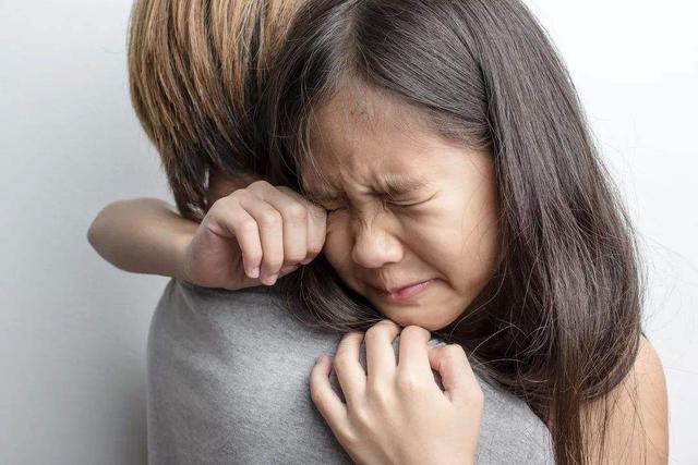 12岁女孩偷看“小电影”，网友评论，这位妈妈有大智慧