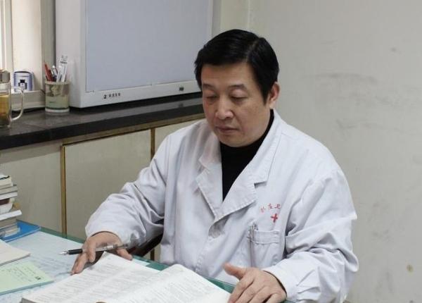 揪心！1岁女童胃部胀裂，心脏停跳！医生呼吁：别再强行给孩子喂饭了