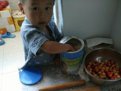 3岁以下孩子，这些零食最好不要买！儿科医生：太娇纵孩子没好处