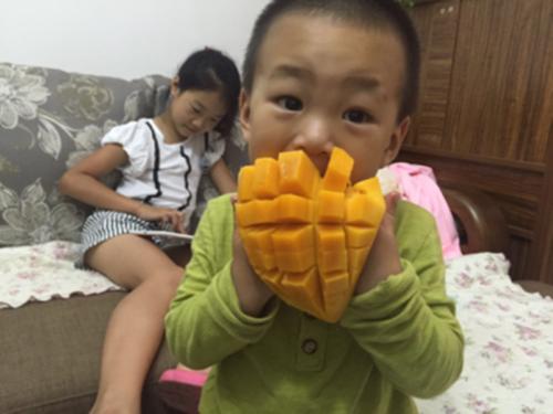 小暑降临：这些水果，大人吃了没事，1岁宝宝却受不了，家长留心
