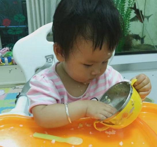 8个月宝宝肠坏死，儿科医生：不满1岁的娃，忌3种辅食，别大意