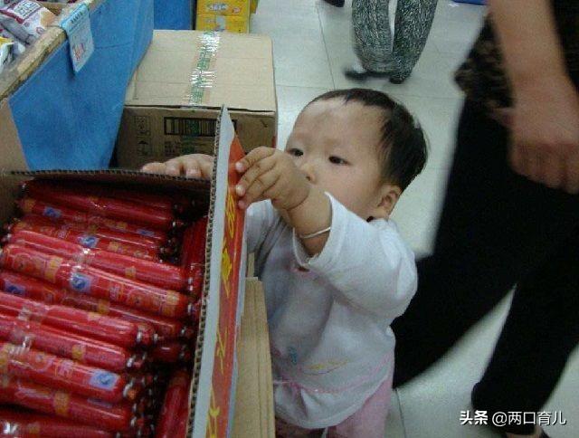 三岁前带孩子逛超市，机智妈妈这样做，连上早教班的钱都给省了