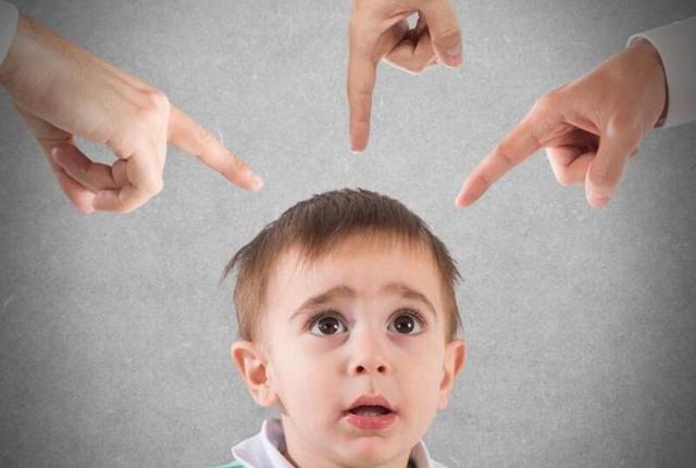 “妈妈，为什么妹妹没有？”孩子的问题让妈妈脸红，最好这么回答
