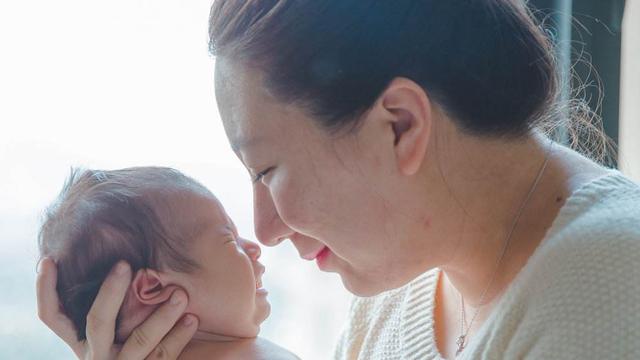 第一次当妈难免紧张，科学育儿，聊聊你信奉的6个“伪攻略”