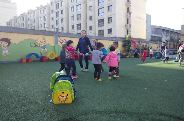 孩子上幼儿园，是应该以玩还是学习为主，上小学后差距有些明显