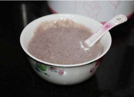 未满周岁的孩子肠坏死，儿科医生：不到1岁的孩，避3种食物