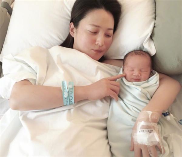 普通人生完孩子会变丑，女明星基本无变化？4个答案最后一个扎心