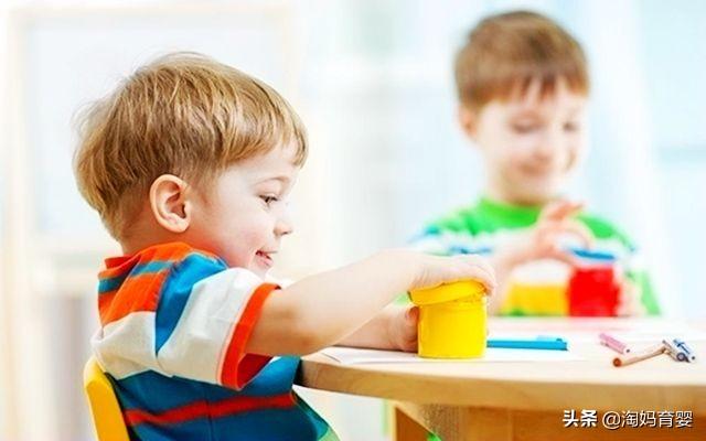 为何孩子宁愿憋着，也不在幼儿园上厕所？家长要清楚原因