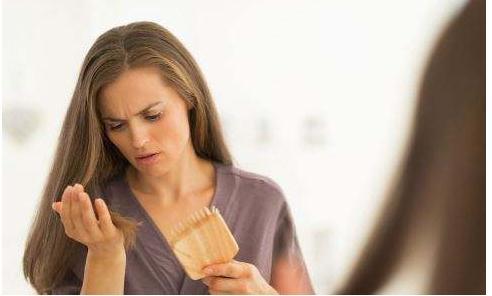 你还在为产后脱发困扰么？不妨试试这些简单实用的好办法