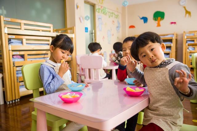 不上幼儿园的孩子不懂事？不妨听听，从教多年的幼师妈妈怎么说