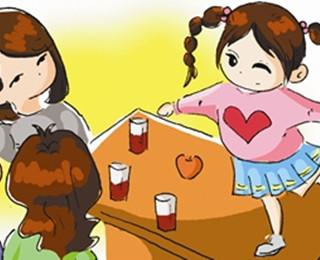 别再训斥孩子“人来疯”，这3种好处，其他地方要不来的