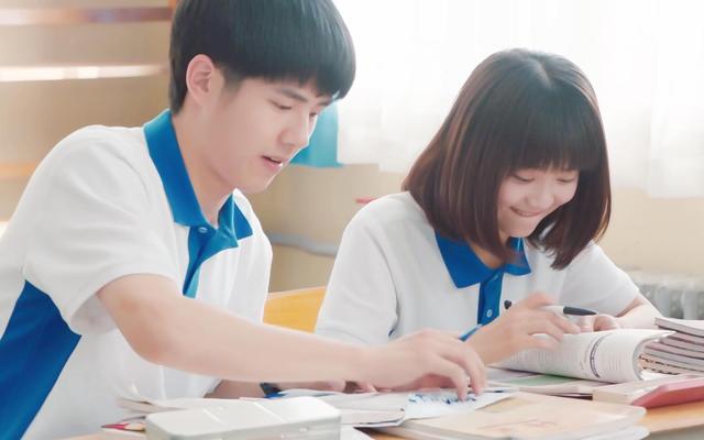 女儿房间发现&quot;安全套&quot;，两位母亲的做法大不相同，影响孩子一生