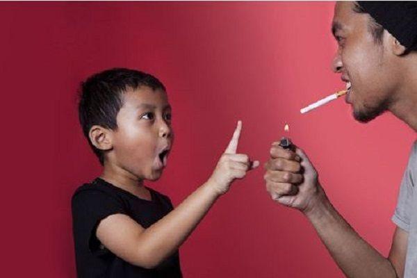 宝宝出生后，抱孩子的人很有讲究，宝妈最好拒绝以下几种人抱孩子
