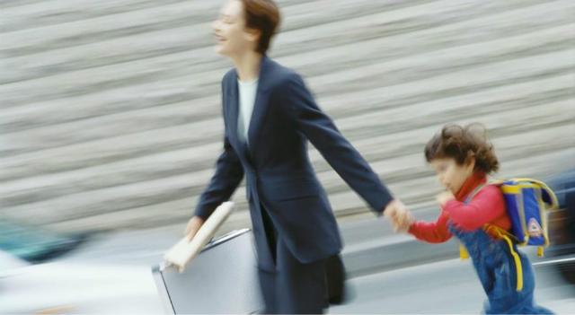 90后妈妈遭遇生育歧视：不是被开除而是被劝退