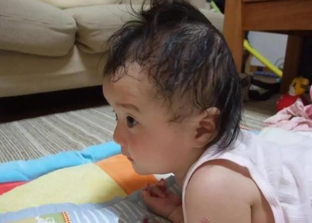 宝宝一睡着就大汗淋漓，是太热还是体质弱？宝妈别不当回事儿