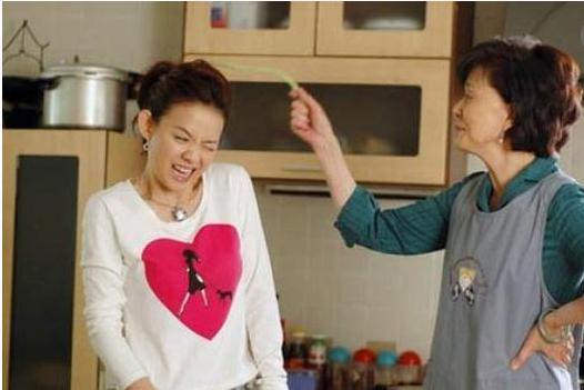 为什么很多的老人宁愿闲着，也不帮子女带孩子？原因既无奈又暖心