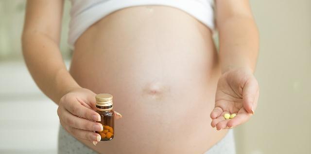 新生儿第一口，该喝水还是喂奶？事实可能跟你想得不一样