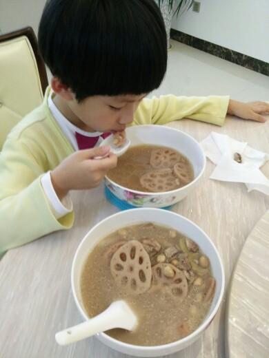 忠告：孩子将来是“大高个”还是“矮个子”，取决于3点，很关键