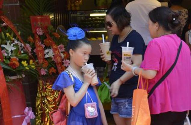 忠告：天再热4水果勿吃，影响娃智力脾胃，儿科医生：病从口入